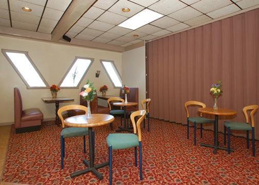 Rodeway Inn Медина Ресторан фото