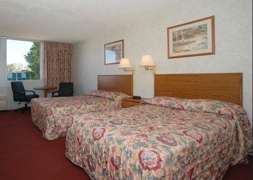 Rodeway Inn Медина Номер фото